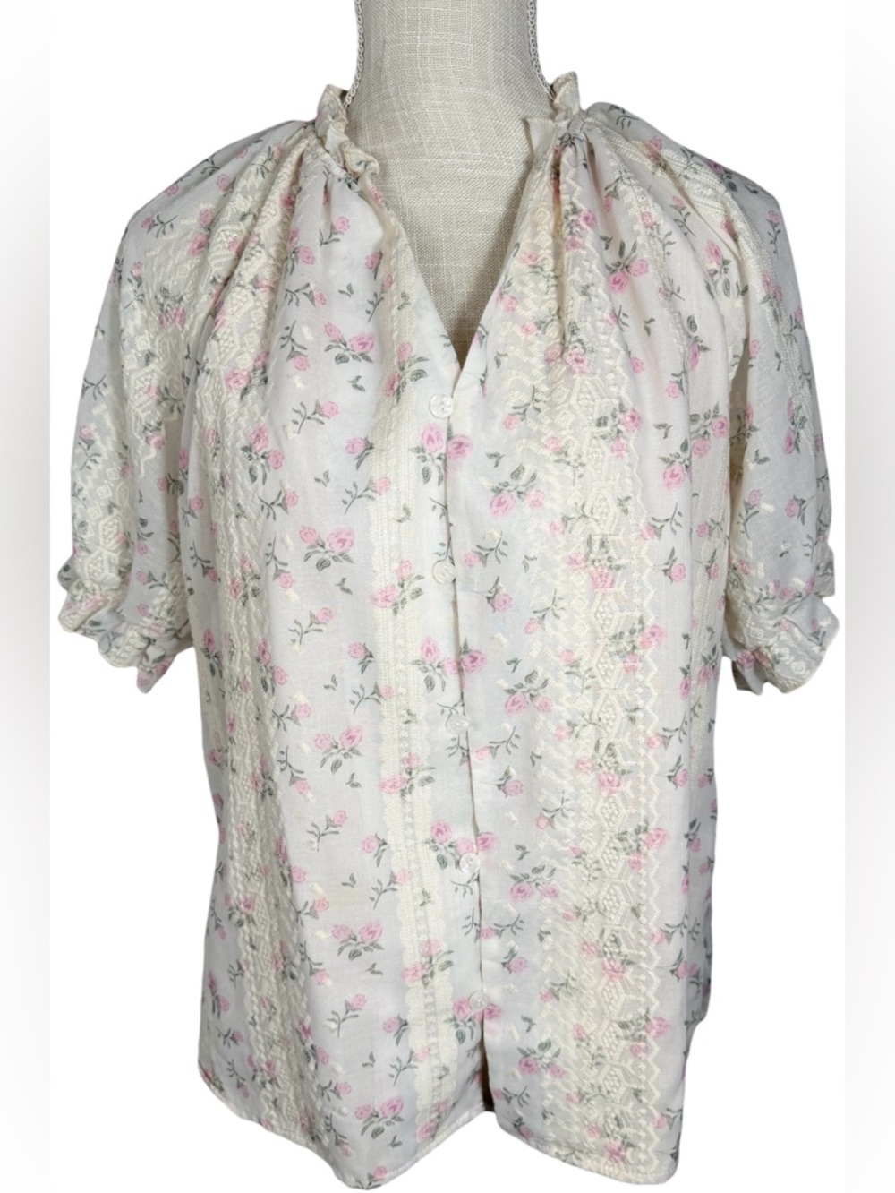 Boutique Cream & Pink Floral Grannycore Button Front Puff Sleeve Ruffle Top